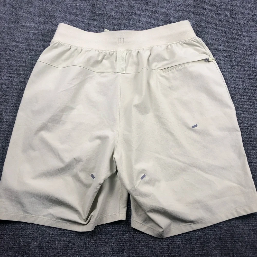 Lululemon Women’s License to Train Linerless Shorts - Picture 6 of 7